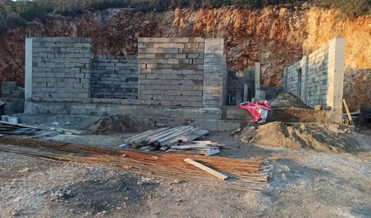 Isparta’da Engelli Çocukları İçin Ev Hayali Yıkıldı: Baba İsyan Etti! 6